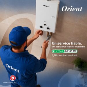 Technicien Orient installant et réparant un chauffe-eau électrique 10L dans une salle de bain en Tunisie